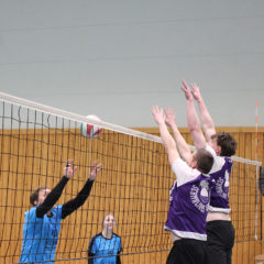 Schmalibus (Lila) : Volleyballverein 70 Meiningen II