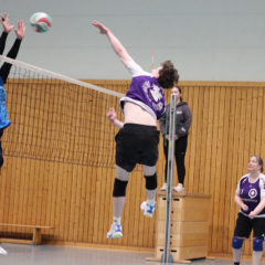 Schmalibus (Lila) : Volleyballverein 70 Meiningen II