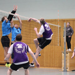 Schmalibus (Lila) : Volleyballverein 70 Meiningen II