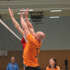 Schmalibus (Weiß) : Volleyballverein 70 Meiningen II